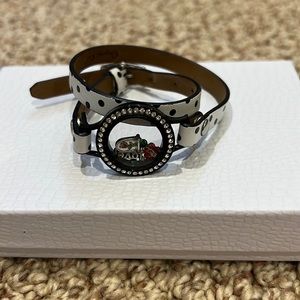 Organic owl bracelet🌹